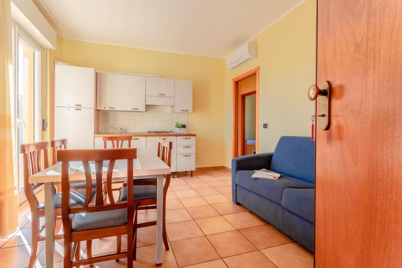 Residence Il Triangolo Roseto Degli Abruzzi Ngoại thất bức ảnh