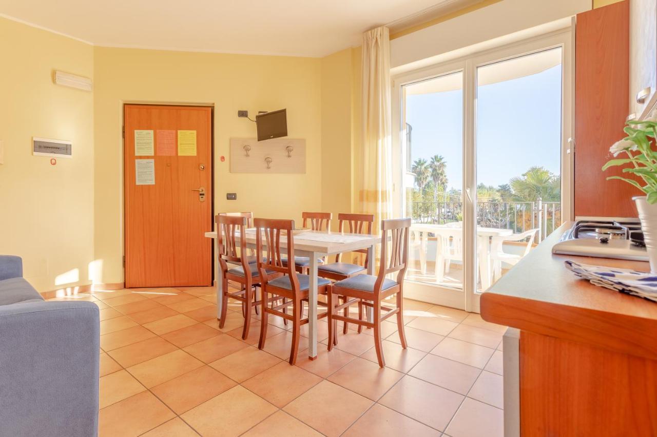 Residence Il Triangolo Roseto Degli Abruzzi Ngoại thất bức ảnh