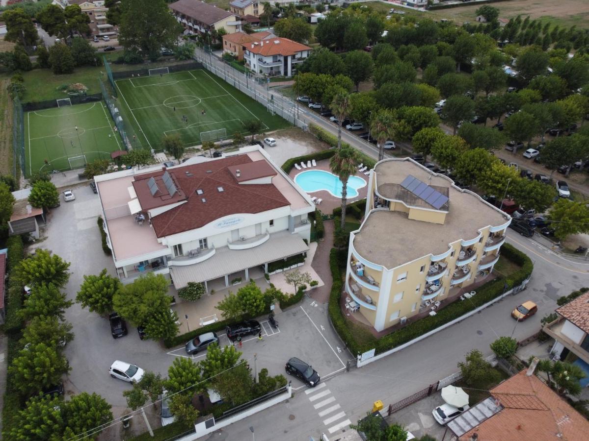 Residence Il Triangolo Roseto Degli Abruzzi Ngoại thất bức ảnh