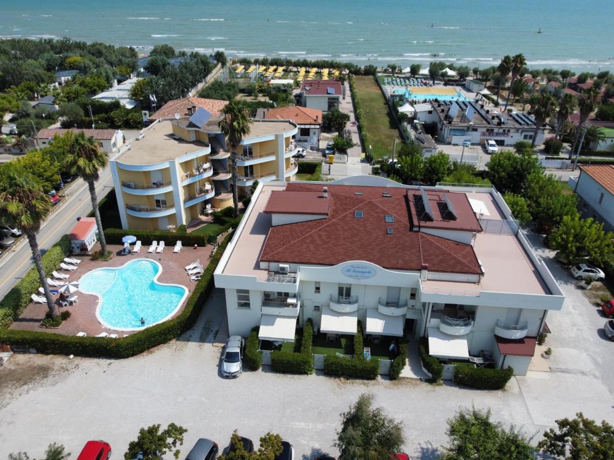 Residence Il Triangolo Roseto Degli Abruzzi Ngoại thất bức ảnh