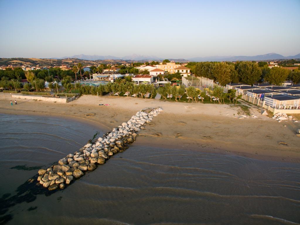 Residence Il Triangolo Roseto Degli Abruzzi Ngoại thất bức ảnh