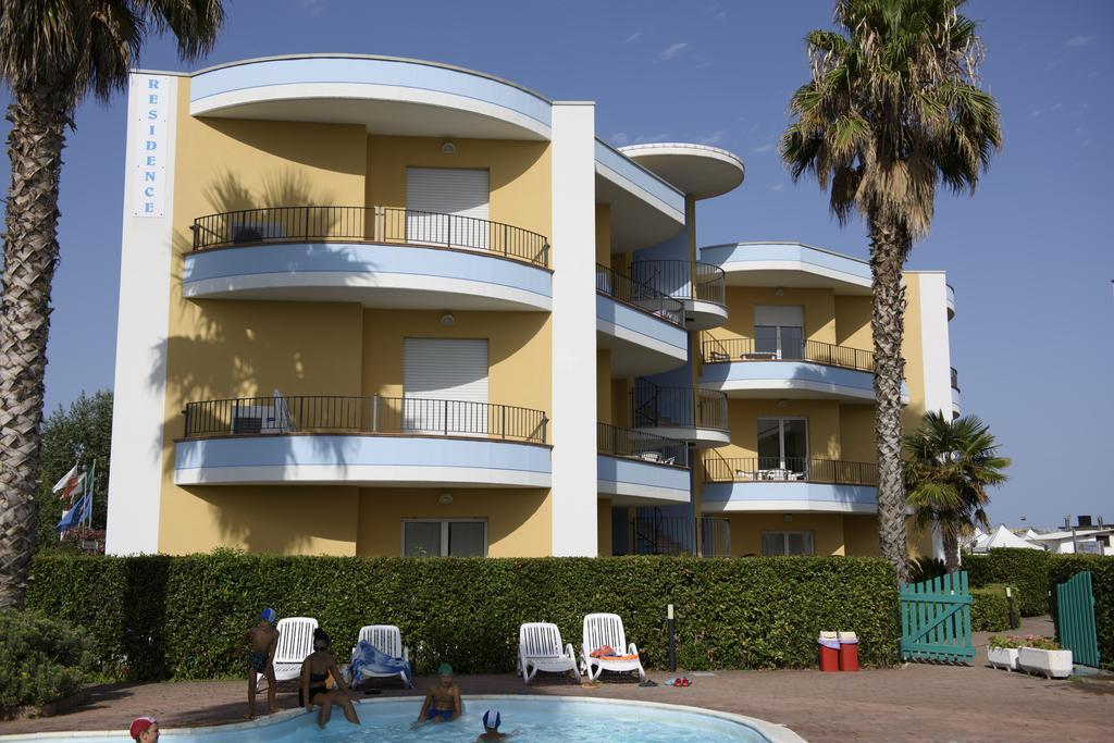 Residence Il Triangolo Roseto Degli Abruzzi Ngoại thất bức ảnh