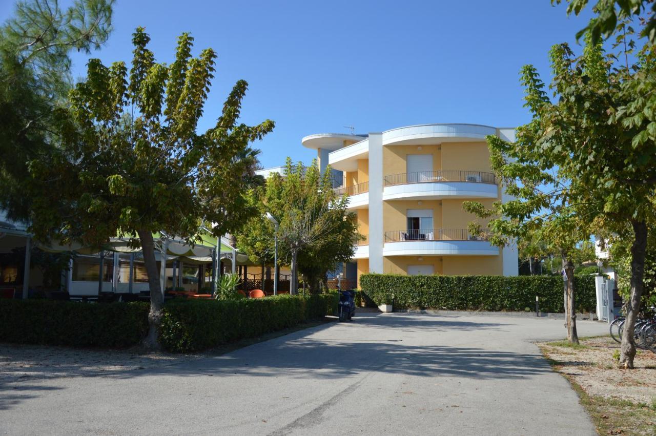 Residence Il Triangolo Roseto Degli Abruzzi Ngoại thất bức ảnh
